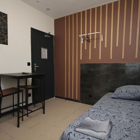 09 - Chambre Proche Paris Et Transports Avec Tv Wifi Saint-Denis  Exteriér fotografie